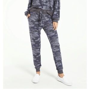 Z Supply Mina Camo Jogger Pants